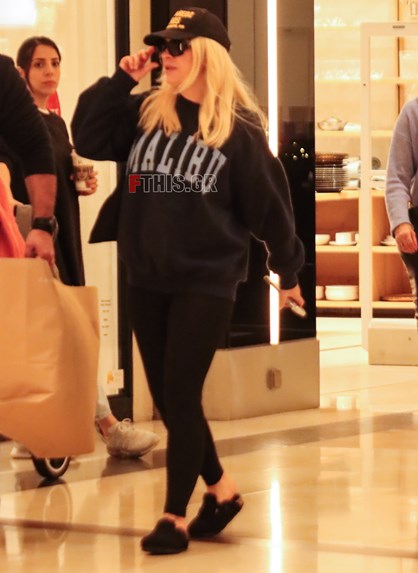 Ελένη Μενεγάκη εμφάνιση 