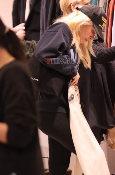 Ελένη Μενεγάκη εμφάνιση 