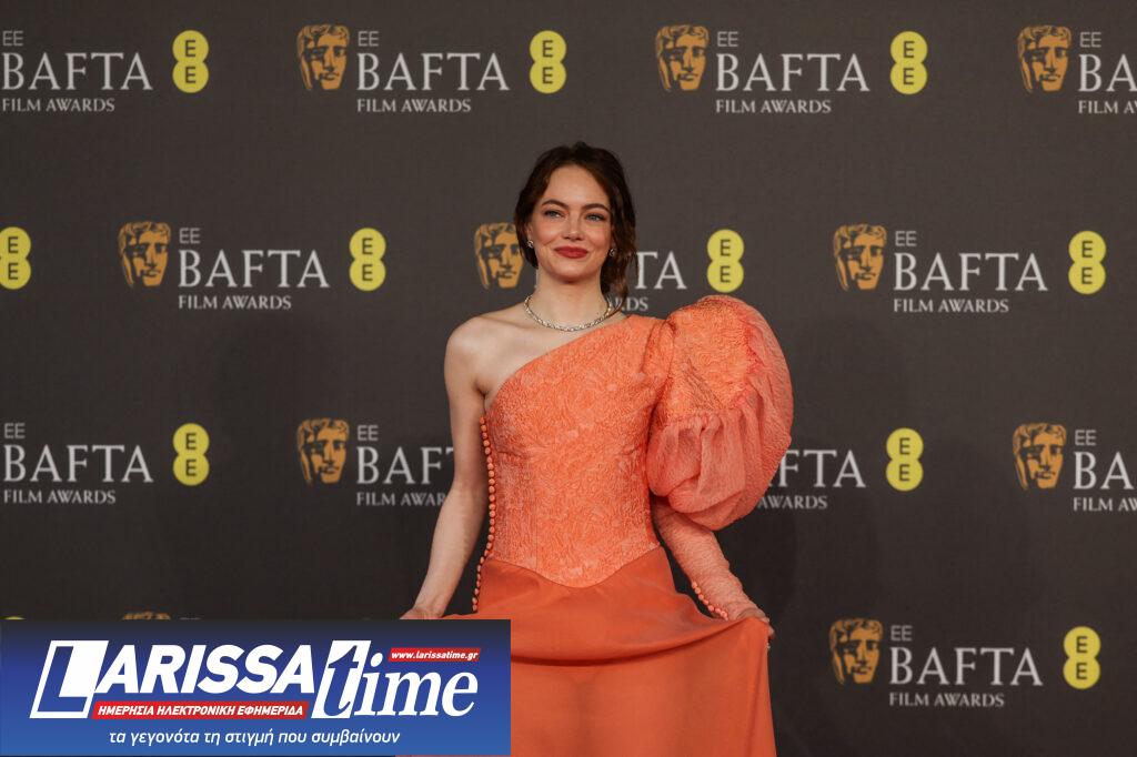 BAFTA: Η άφιξη Γιώργου Λάνθιμου – Έμας Στόουν στο Royal Festival Hall του Λονδίνου για την τελετή (φωτογραφίες)