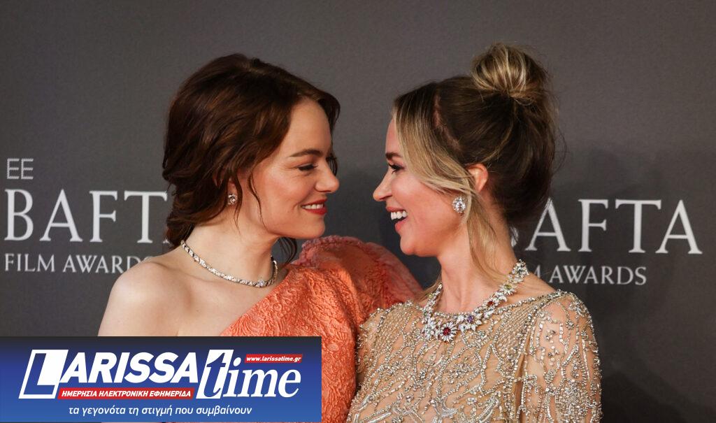 BAFTA: Η άφιξη Γιώργου Λάνθιμου – Έμα Στόουν στο Royal Festival Hall του Λονδίνου για την τελετή (φωτογραφίες)