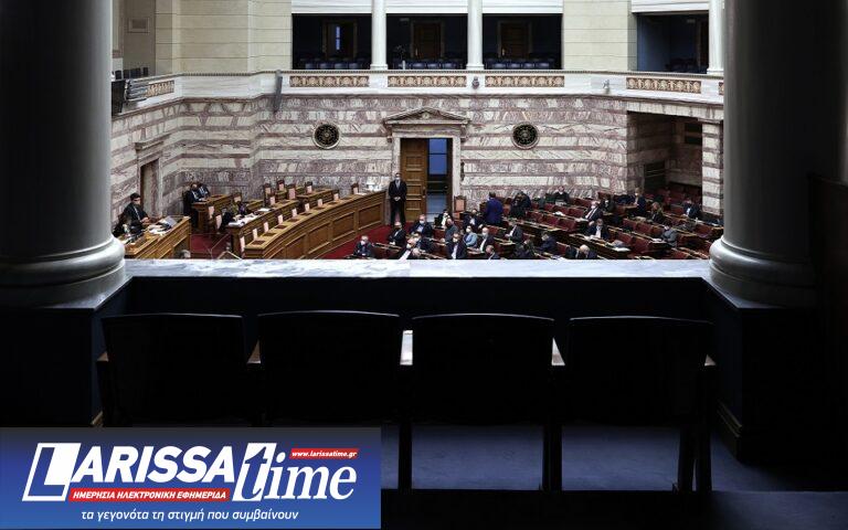 Πρόταση δυσπιστίας: Σε θέσεις μάχης κυβέρνηση και αντιπολίτευση