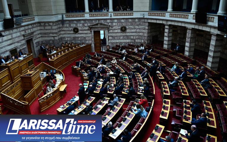 Καταψηφίστηκε η πρόταση δυσπιστίας – Στο κόκκινο η αντιπαράθεση