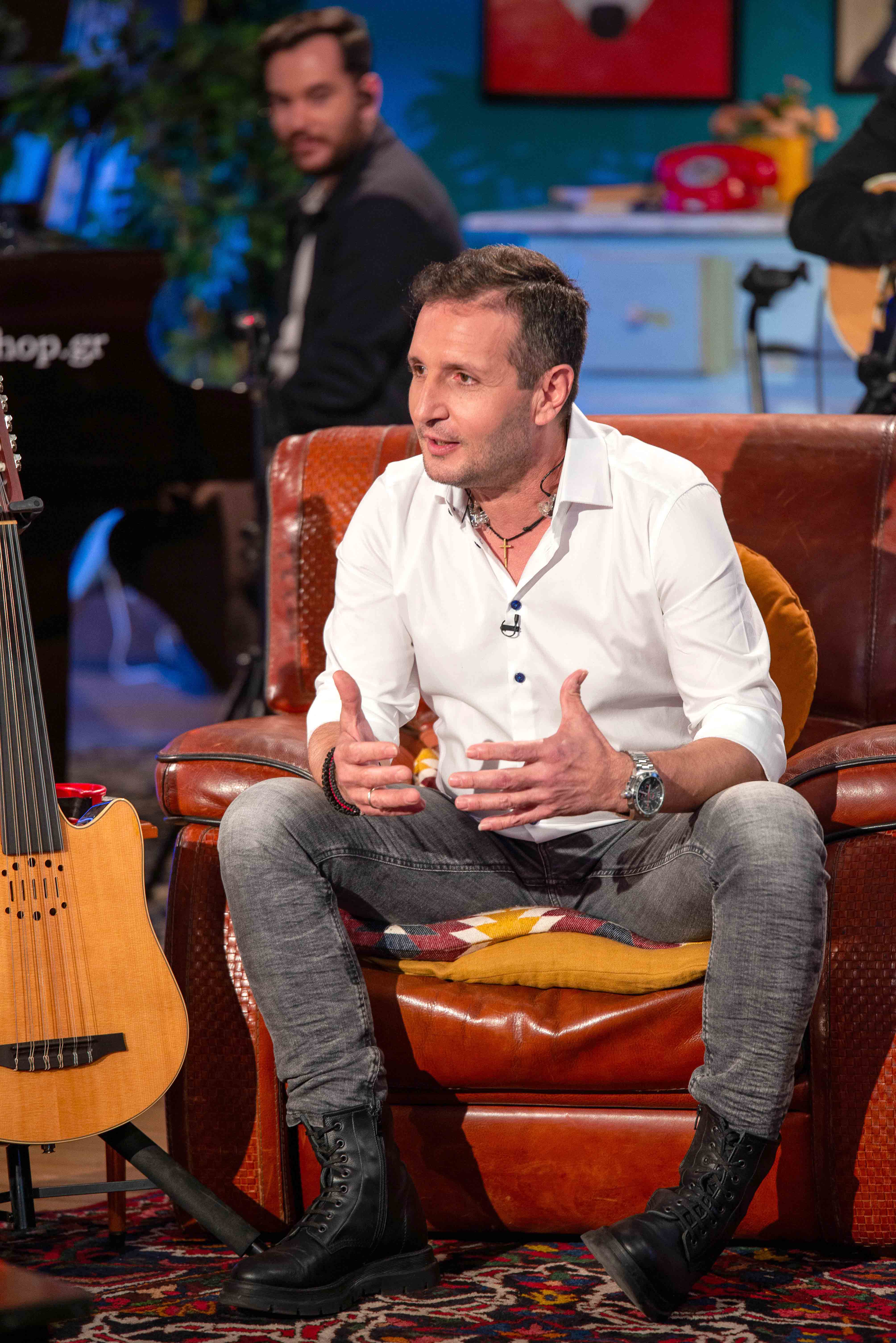 Το «Μουσικό κουτί» του Λευτέρη Παπαδόπουλου με τους Γιώργο Νταλάρα, Δημήτρη Μπάση και Μελίνα Κανά – Δείτε 4 βίντεο