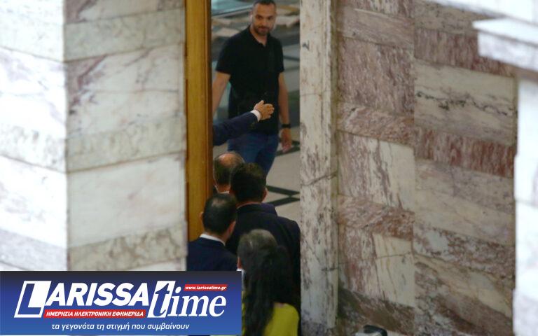 Β. Γραμμένος: «Ο Φλώρος προσπάθησε να μου επιφέρει πνιγμό στη Βουλή»