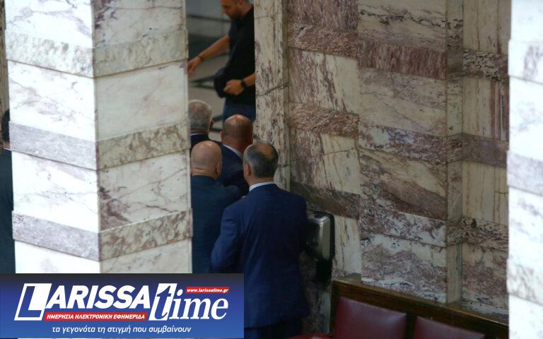 Ξυλοδαρμός στη Βουλή: Με κάταγμα ο βουλευτής Βασίλης Γραμμένος