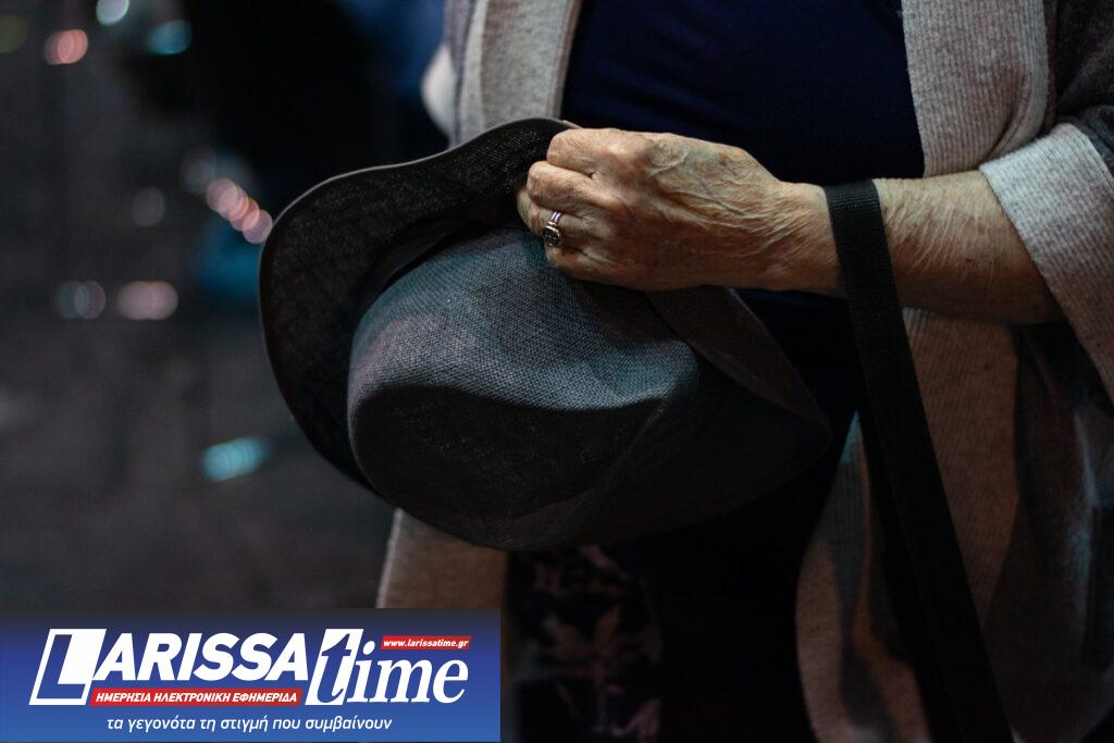 ΕΛΣ: «Η τρίτη εφηβεία» – 53 άτομα άνω των 65 παίζουν κιθάρα, τραγουδούν, μοιράζονται ιστορίες, όνειρα και… συνταγές μαγειρικής