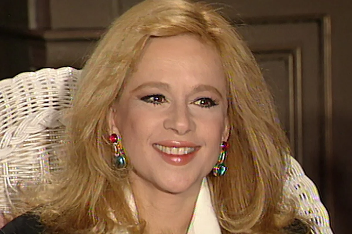 Ο Μάκης Δελαπόρτας αποκάλυψε το άρωμα της Αλίκης Βουγιουκλάκη