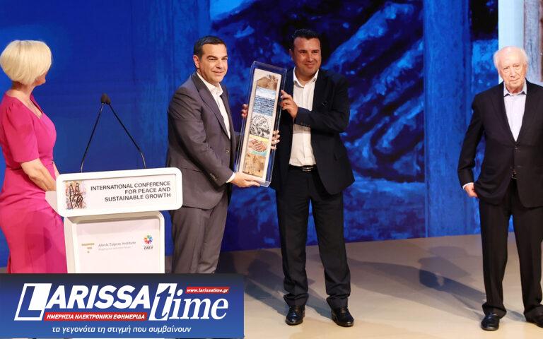 Τσίπρας και Ζάεφ βράβευσαν τον Νίμιτς – Εκκληση για σεβασμό στη Συμφωνία των Πρεσπών
