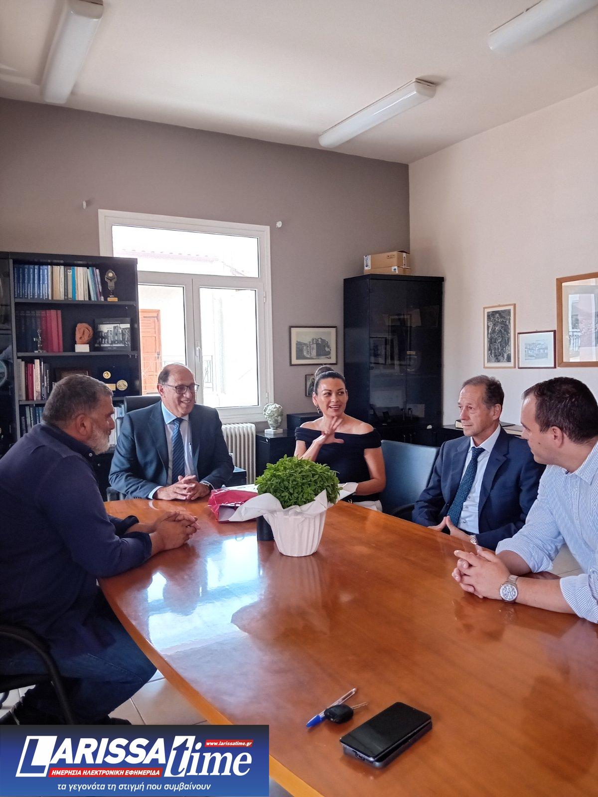 Από το Μεξικό στο Δίστομο – Επίσκεψη για εμπορική συνεργασία αλλά και ενημέρωσης για το Ολοκαύτωμα του 1944