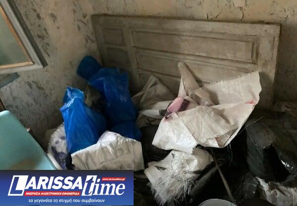 ΕΛΑΣ: Καρέ καρέ η στιγμή που η αστυνομία μπαίνει μέσα στις καταλήψεις σε Εξάρχεια και Άγιο Παντελεήμονα