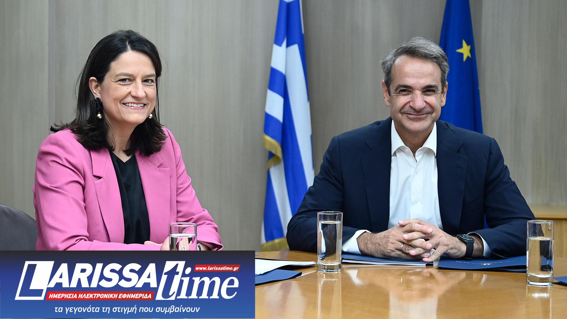 Μητσοτάκης από υπουργείο Εργασίας: Στόχος η εφαρμογή της Ψηφιακής Κάρτας Εργασίας παντού-2