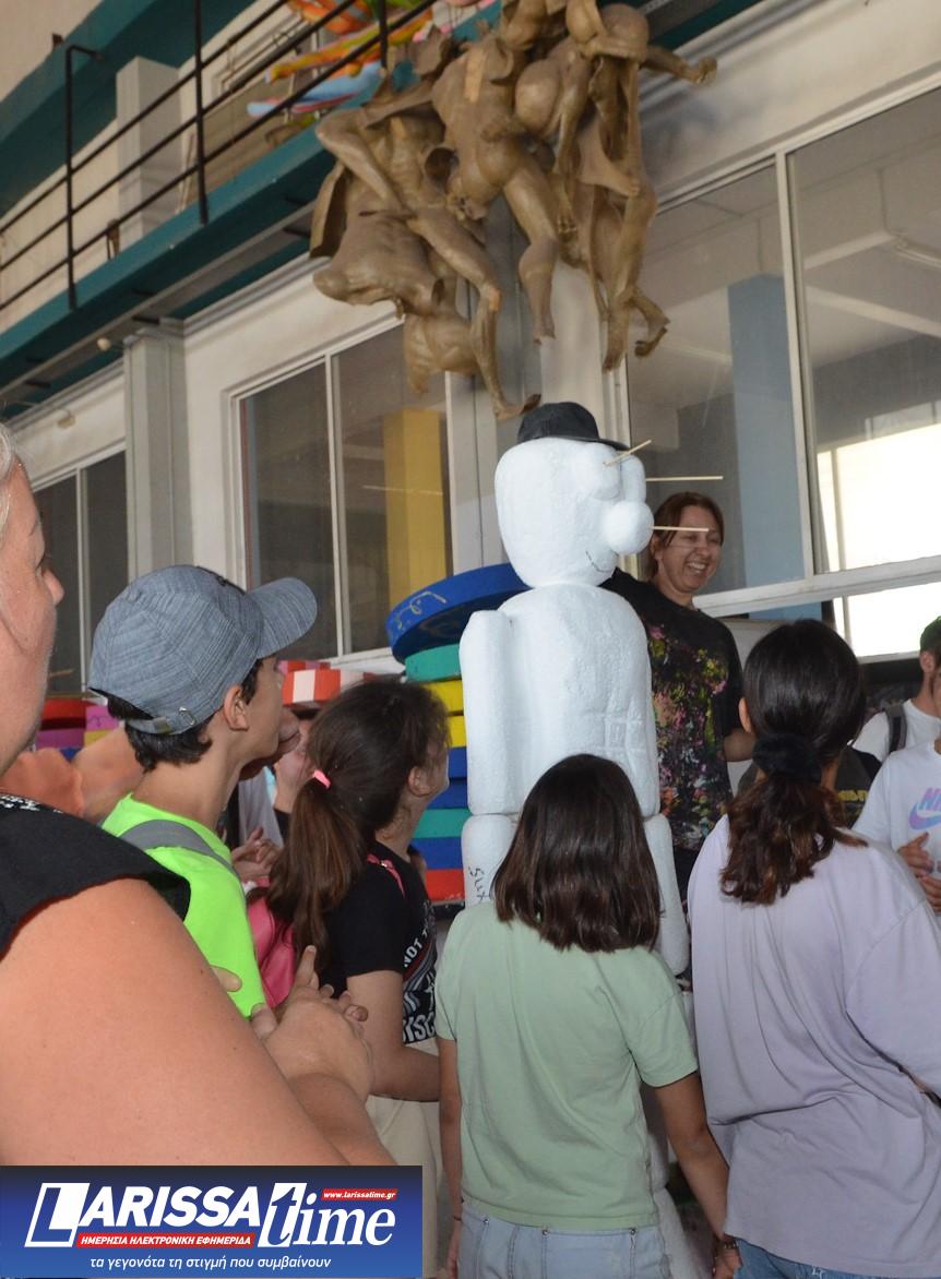 Από τώρα ετοιμάστηκε το πρώτο καρναβαλικό άρμα για το 2025 – Το έφτιαξαν τα παιδιά των Ημερήσιων Παιδικών Κατασκηνώσεων του Δήμου Πατρέων