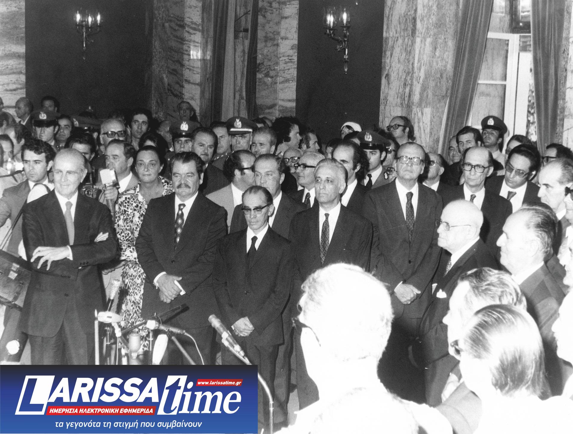 «Απέξω ο κόσμος να γιορτάζει για την έλευση του Καραμανλή και της δημοκρατίας, κι εγώ στο συνοδευτικό της ασφάλειας να ακούω ύβρεις και απειλές»-6