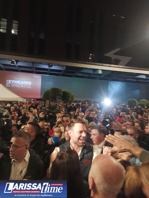 ΣΥΡΙΖΑ: Πολεμικό κλίμα και πλήθος κόσμου έξω από τον χώρο του συνεδρίου-2