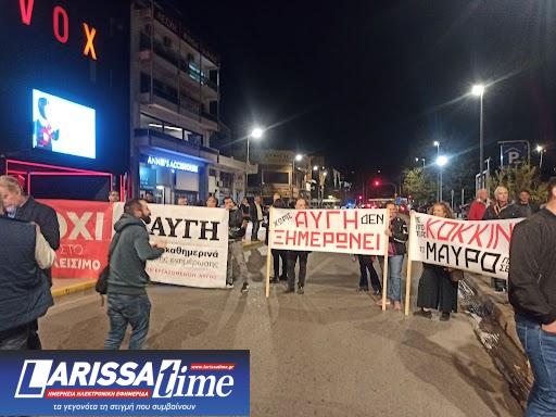 ΣΥΡΙΖΑ: Πολεμικό κλίμα και πλήθος κόσμου έξω από τον χώρο του συνεδρίου-4