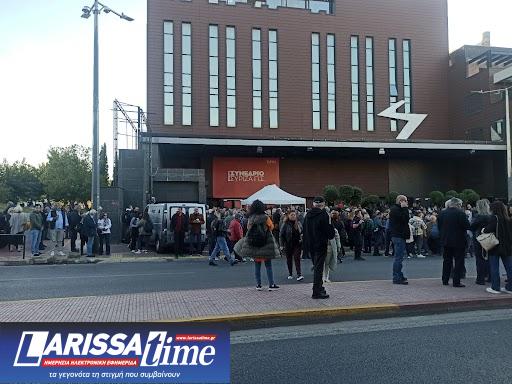 ΣΥΡΙΖΑ: Πολεμικό κλίμα και πλήθος κόσμου έξω από τον χώρο του συνεδρίου-3
