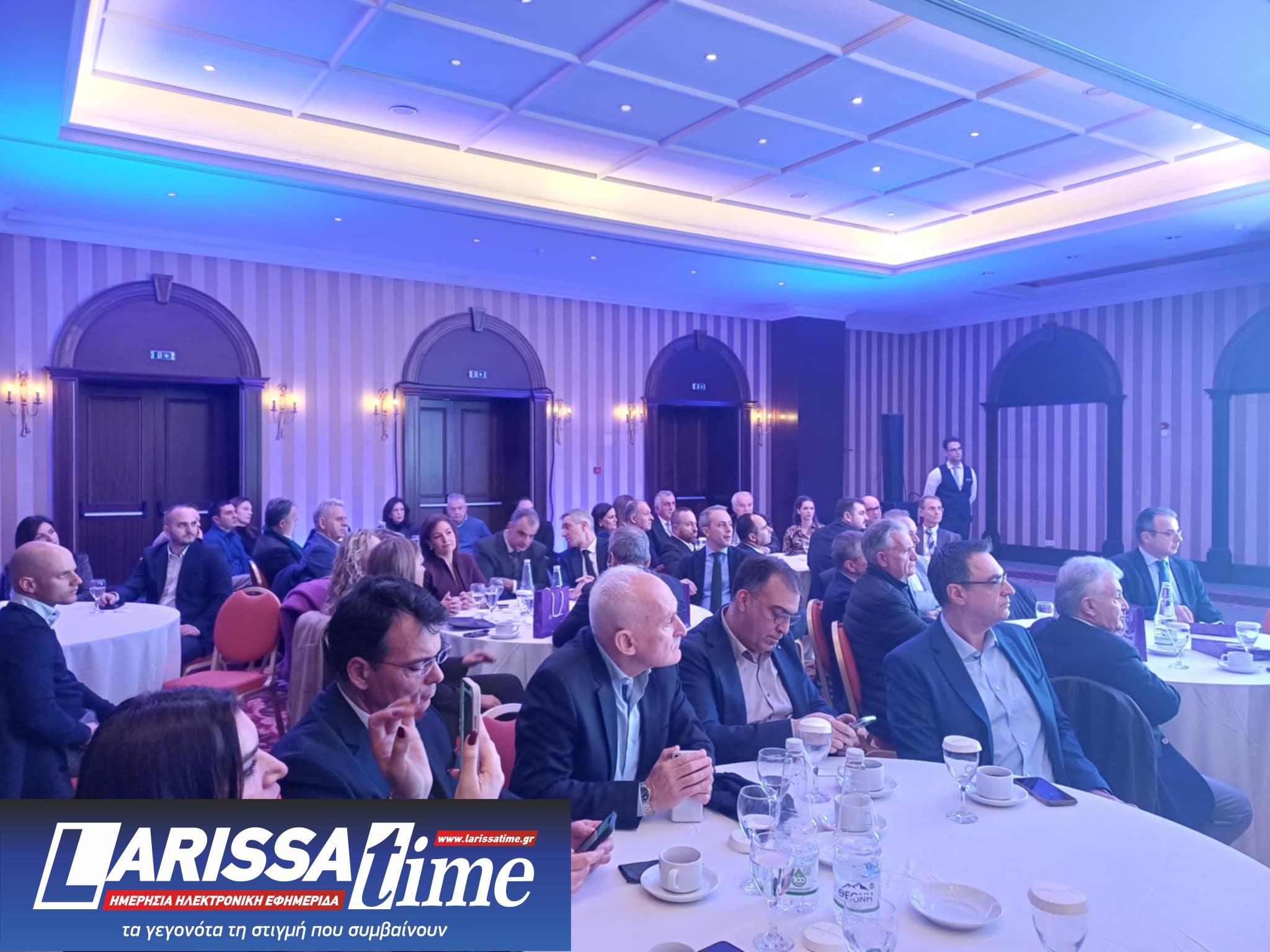 Θεοδωρικάκος από Λάρισα: Είμαστε δίπλα στις επιχειρήσεις και τους πολίτες της Θεσσαλίας