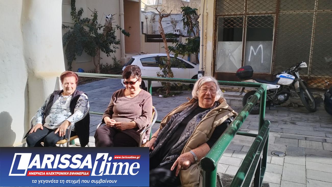 Εικόνα που δείχνει γυναίκες από τα ΚΗΦΗ της Αγίας Τριάδας στο Ηράκλειο