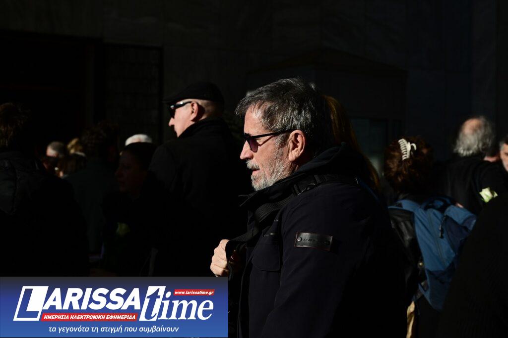 To τελευταίο αντίο από συγγενείς και φίλους στον ηθοποιό Δημήτρη Ήμελλο