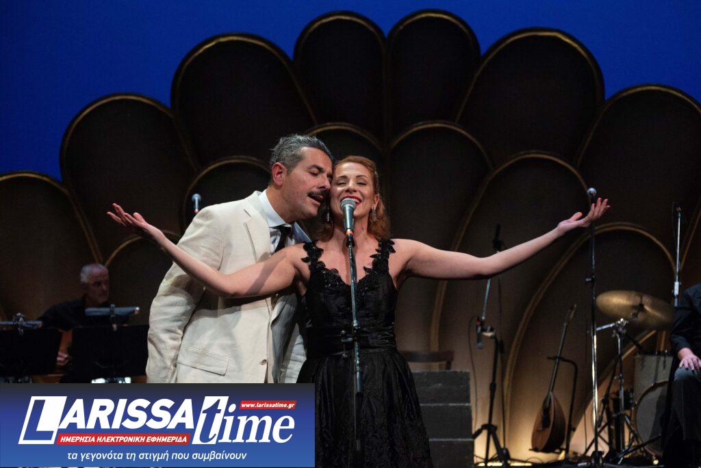 «MANOLIS / καρδιά σε τέσσερις χορδές» – Πρώτες εικόνες και video από την παράσταση για τη ζωή του Μανώλη Χιώτη – Οι παραστάσεις συνεχίζονται