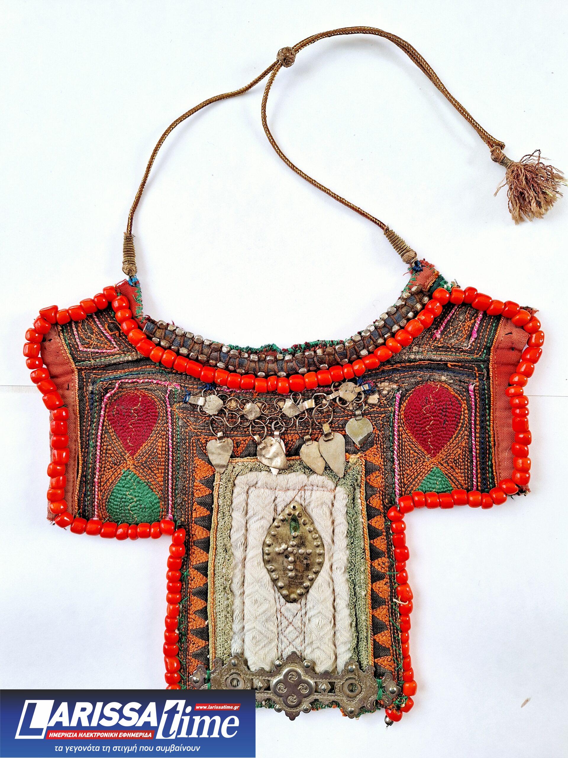 «Τα Φορέσιμα της Παράδοσης» από τη Χριστίνα Αθανασούλα-Μαντζαβίνου