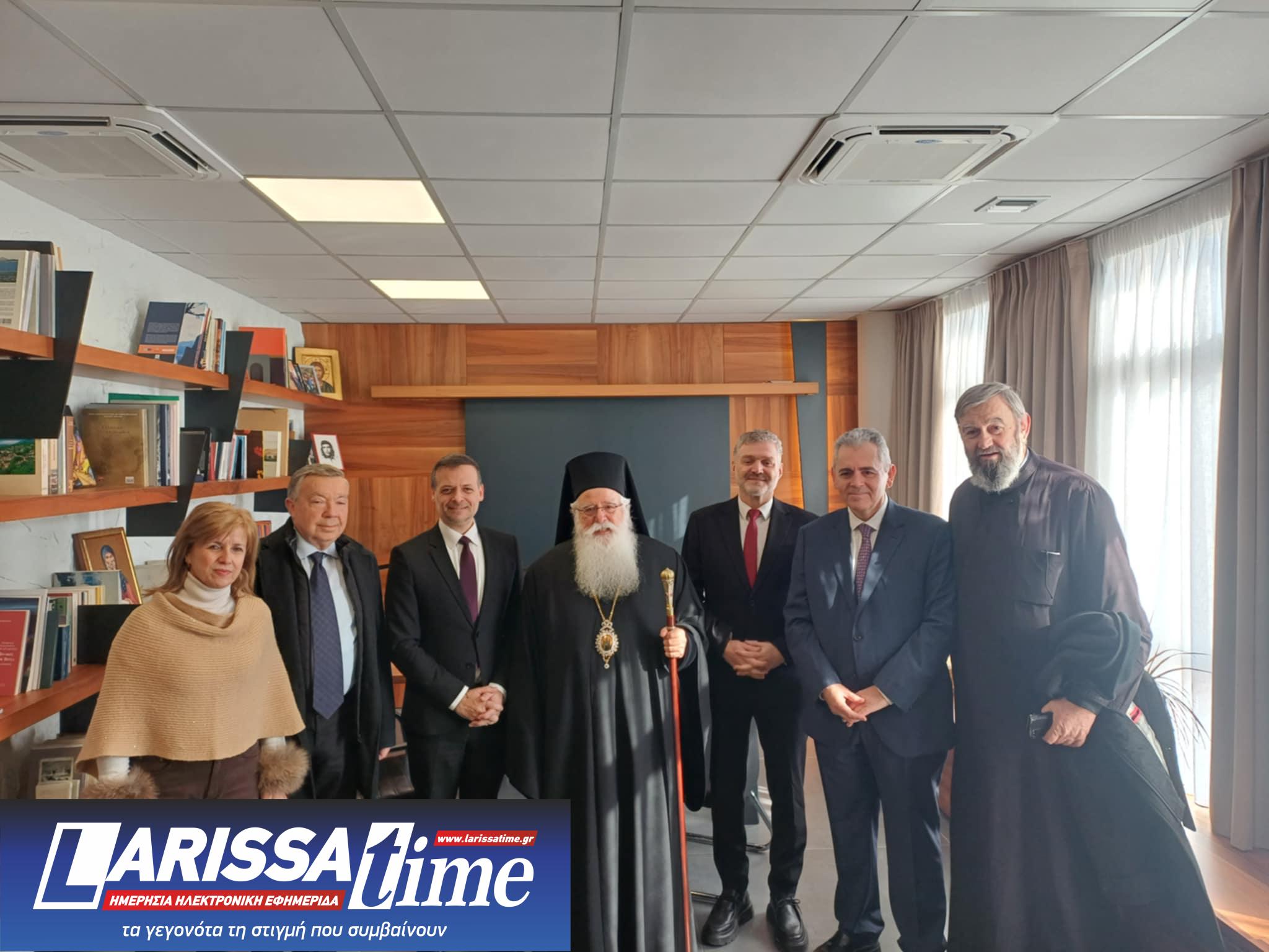 Ο Χάρης Δούκας επισκέφτηκε τον εορτάζοντα Αντώνη Γκουντάρα στην Αγιά- το δώρο που τον εξέπληξε (ΦΩΤΟ)