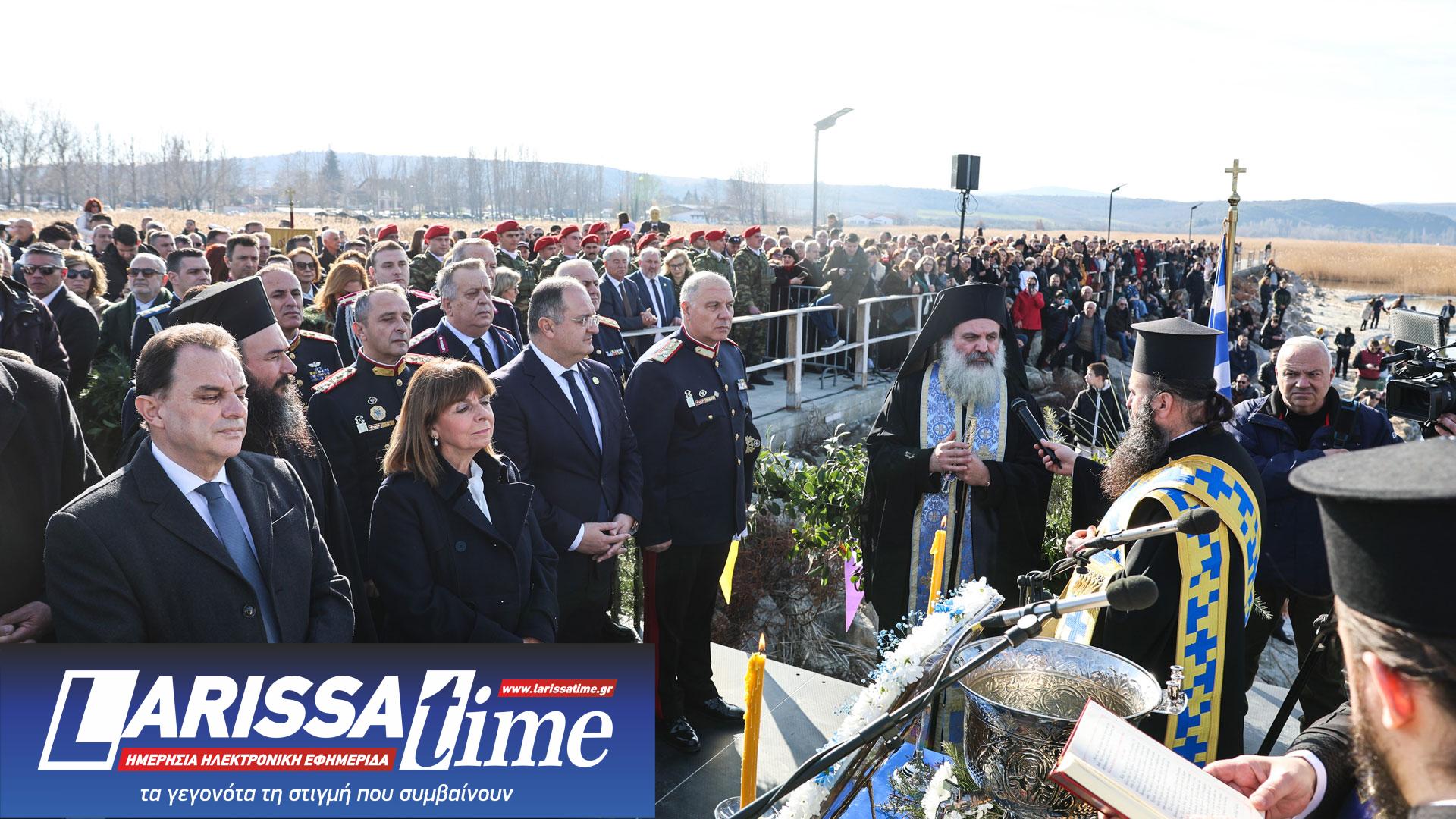 Κατ. Σακελλαροπούλου: Tο φως της αγάπης να διαλύσει τα σκότη που απειλούν την ανθρωπότητα-1