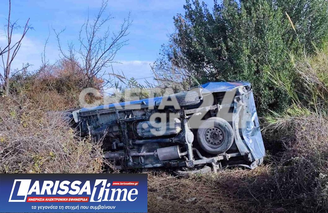 Εικόνα που δείχνει το αυτοκίνητο όπου έχασε τη ζωή του ο άτυχος 73χρονος στο Ηράκλειο