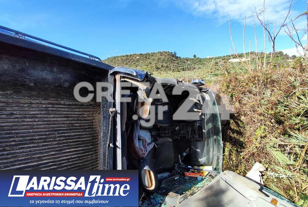 Εικόνα που δείχνει το σπαραλιασμένο αγροτικό αυτοκίνητο στο Ηράκλειο