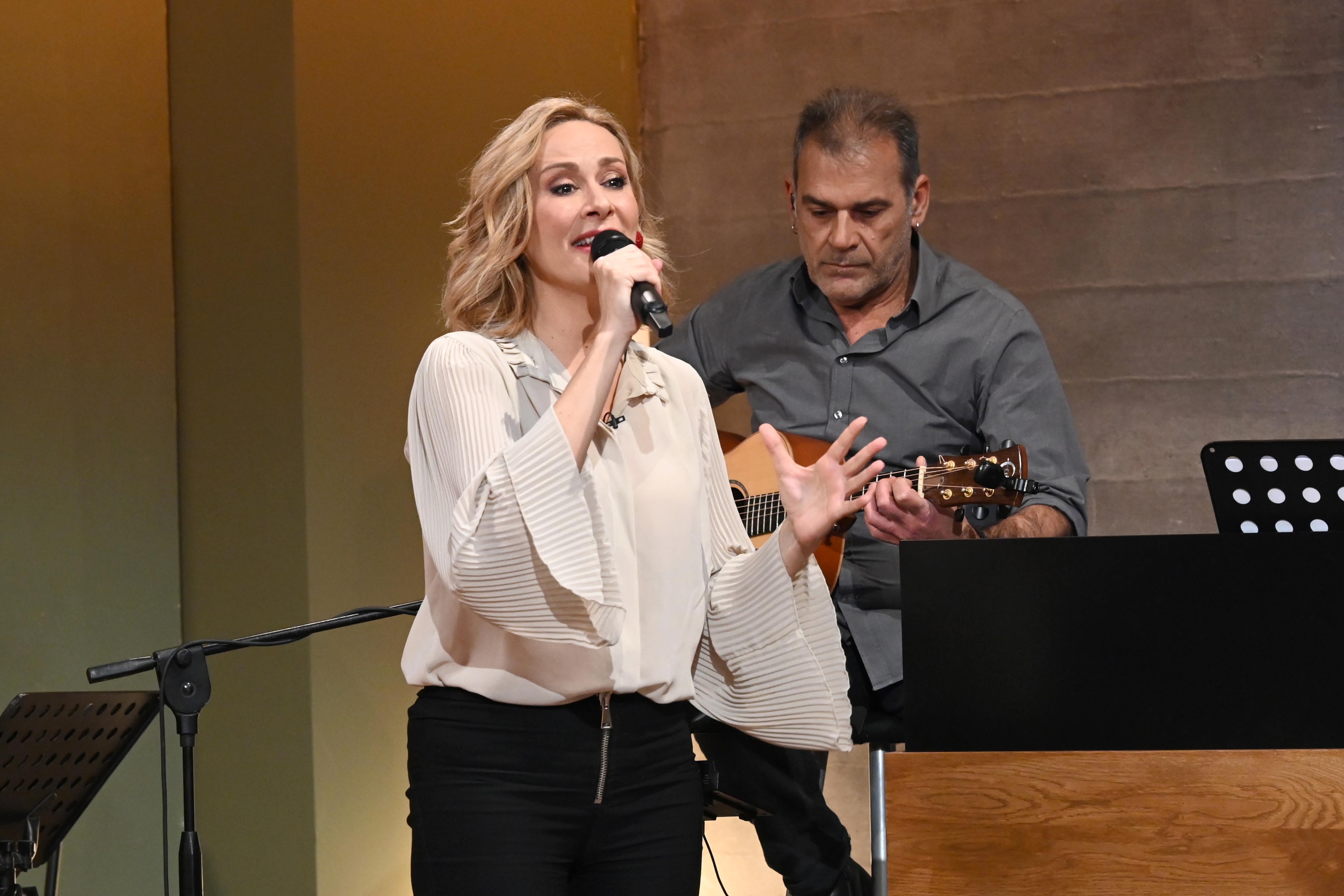 ΕΡΤ1: Θέμης Καραμουρατίδης, Νατάσσα Μποφίλιου, Πάνος Μουζουράκης στην #Παρέα του Γιώργου Κουβαρά