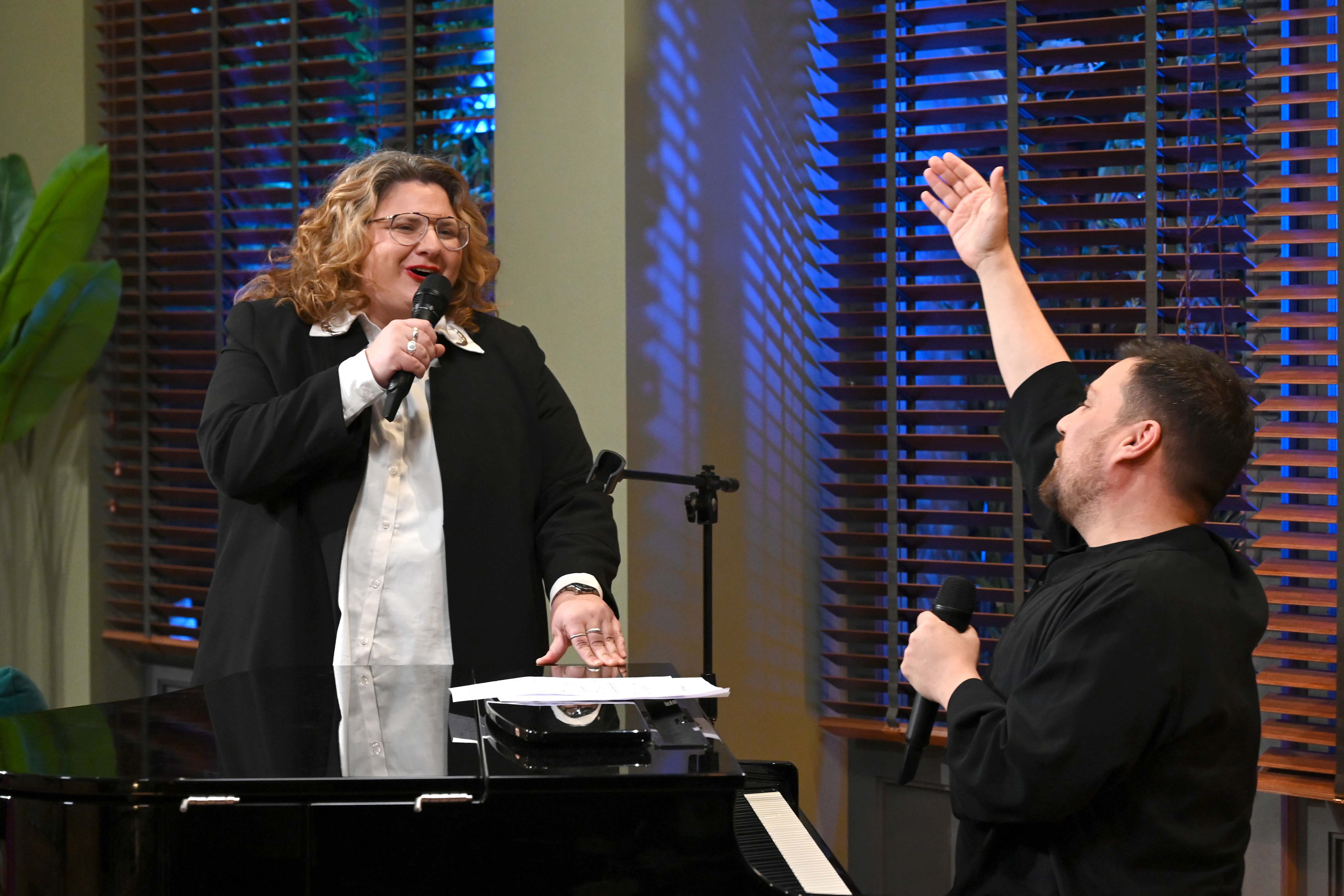 ΕΡΤ1: Θέμης Καραμουρατίδης, Νατάσσα Μποφίλιου, Πάνος Μουζουράκης στην #Παρέα του Γιώργου Κουβαρά