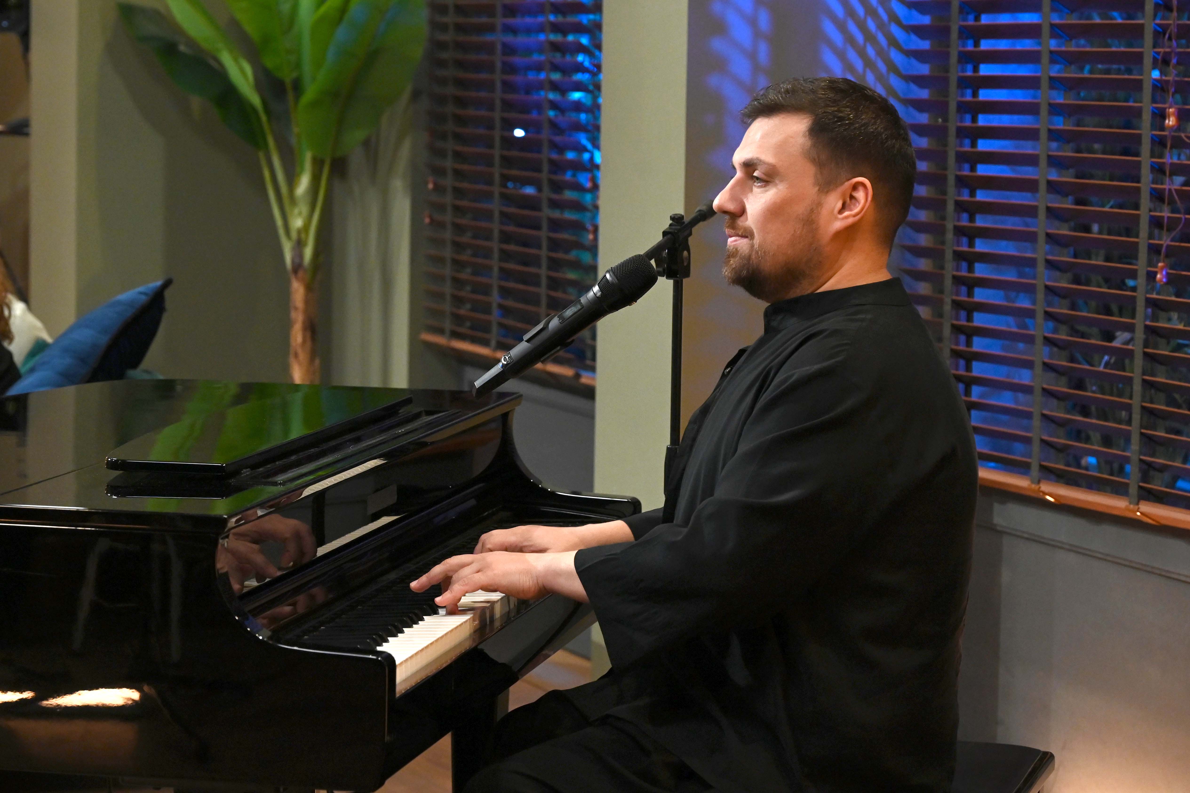 ΕΡΤ1: Θέμης Καραμουρατίδης, Νατάσσα Μποφίλιου, Πάνος Μουζουράκης στην #Παρέα του Γιώργου Κουβαρά