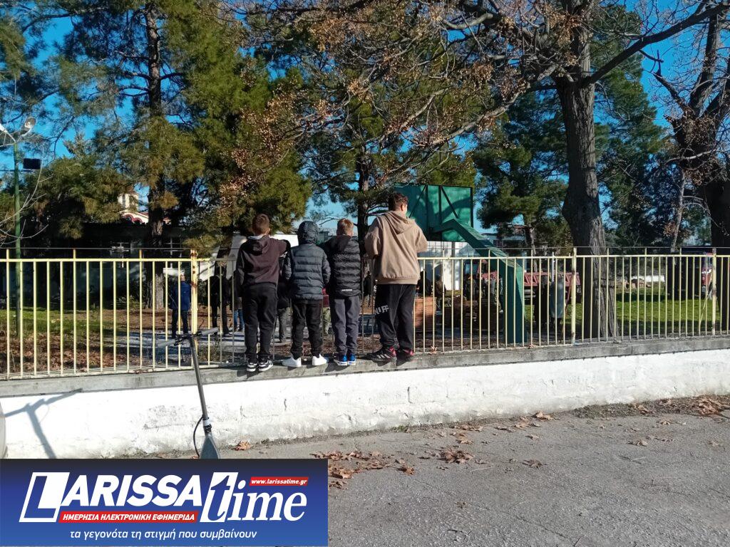 Kατεδαφίστηκε το σχολείο στα Πλατανούλια που είχε χτυπηθεί από το σεισμό του 2021