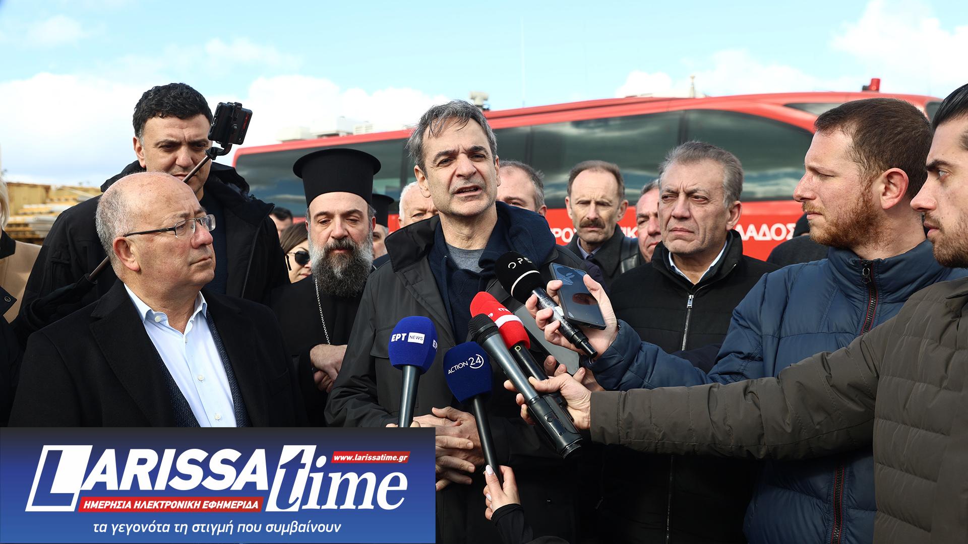 Στη Σαντορίνη ο Κυριάκος Μητσοτάκης – «Συνιστώ ψυχραιμία στους κατοίκους»-4