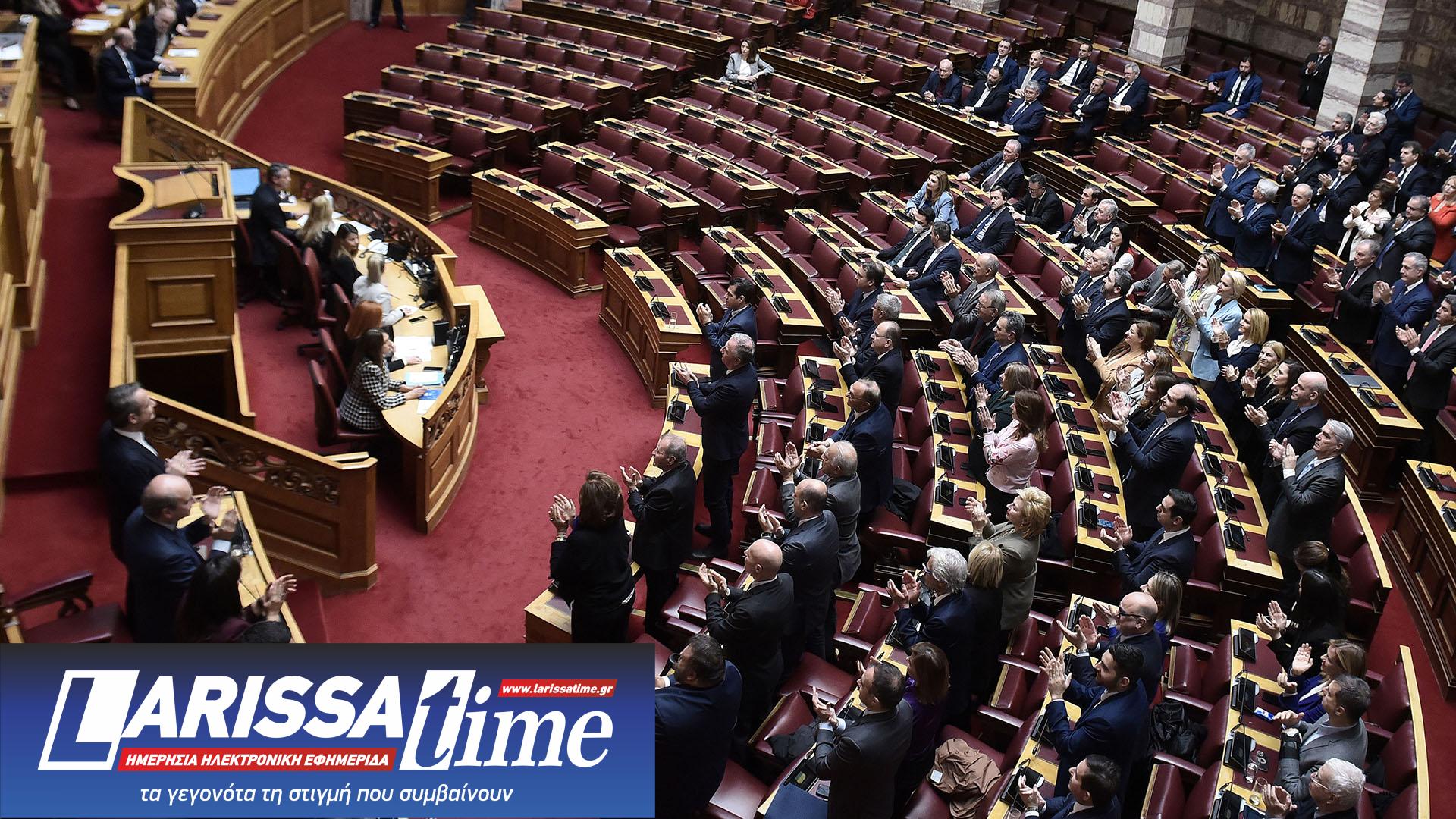 Βουλή: Πηγαδάκια, χαμόγελα και η «έξοδος» της Κωνσταντοπούλου – Στιγμιότυπα από την ψηφοφορία για εκλογή ΠτΔ-3