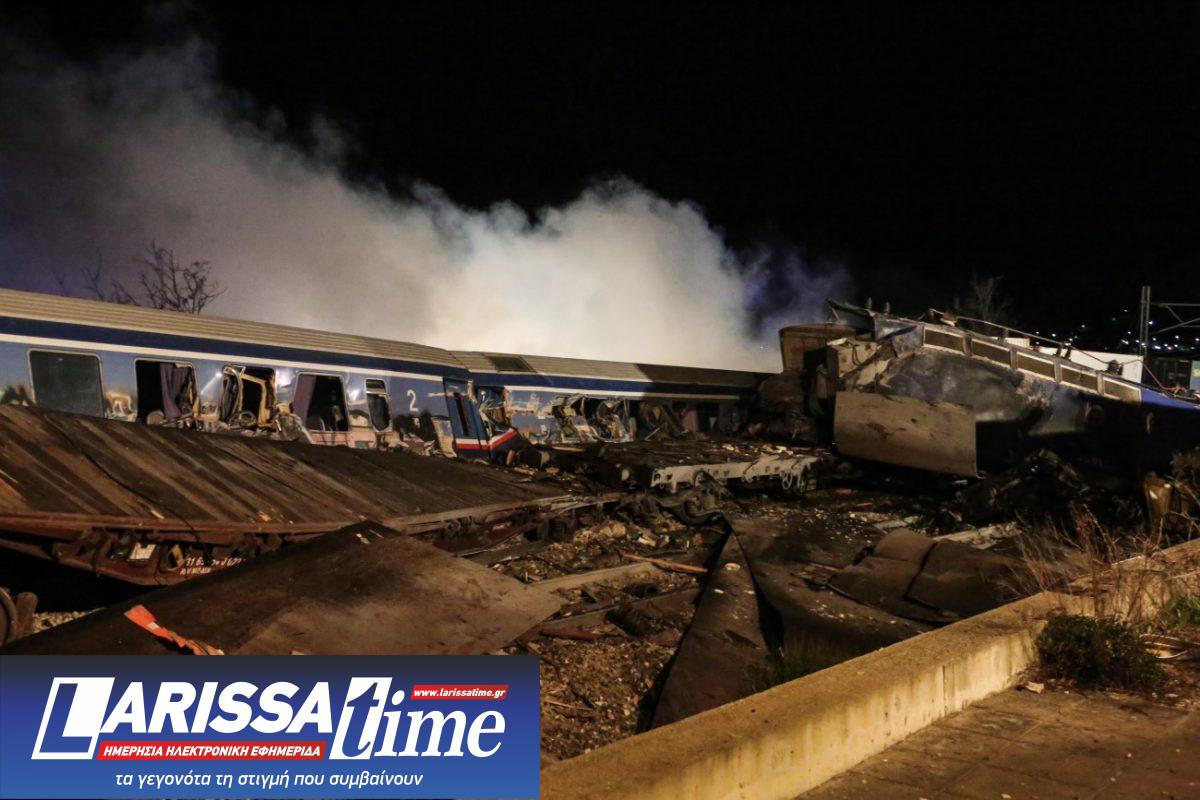 Στιγμιότυπο μετά τη φονική σύγκρουση στα Τέμπη. 