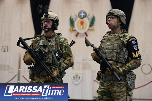 Βγαλμένη από το «μέλλον» η νέα στολή του Ελληνα στρατιώτη-6