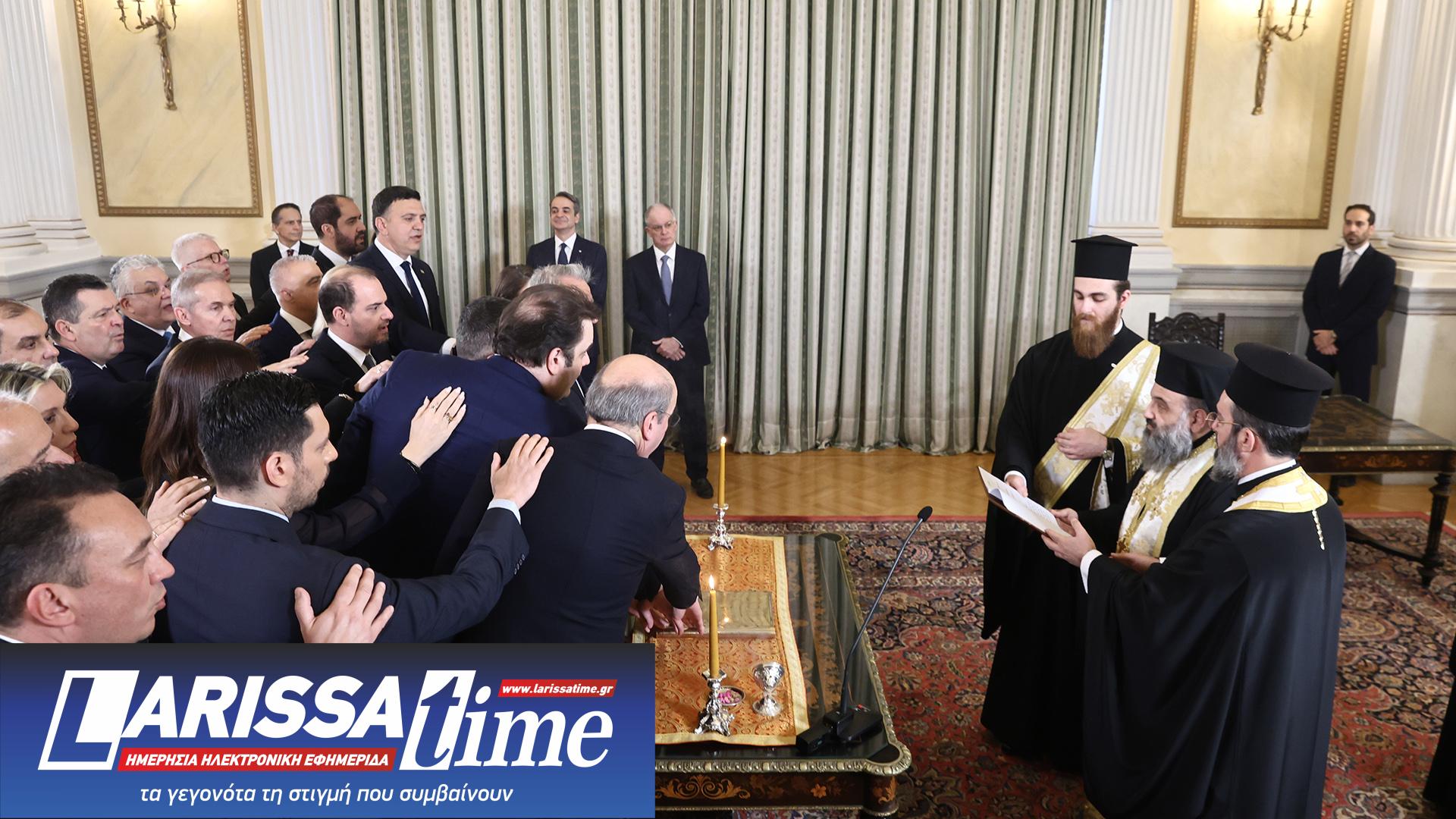 Φωτογραφικά στιγμιότυπα από την ορκωμοσία των νέων μελών της κυβέρνησης-6