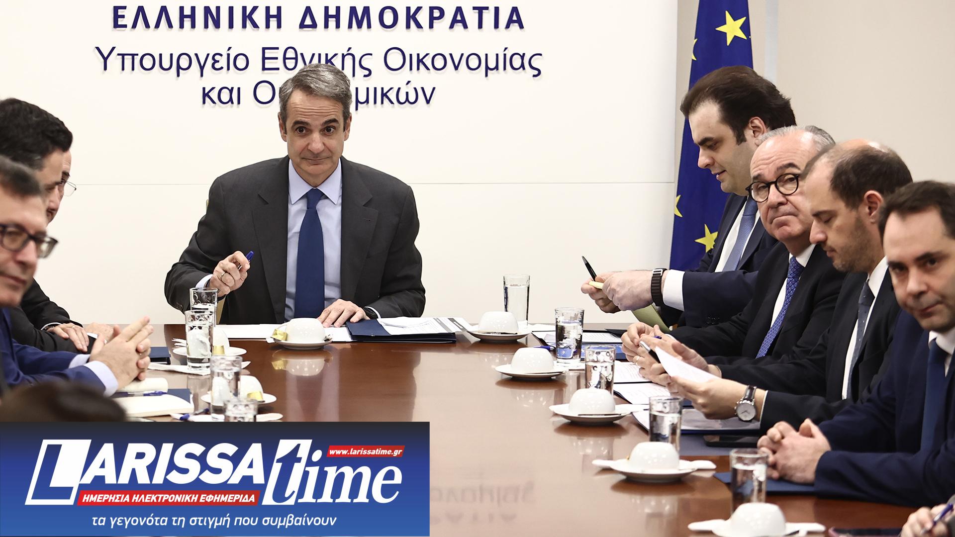 Μητσοτάκης από ΥΠΟΙΚ: «Οι πολίτες θα δουν όφελος από την πορεία της οικονομίας»-3