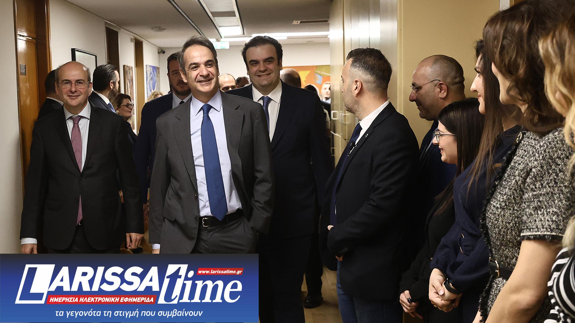 Μητσοτάκης από ΥΠΟΙΚ: «Οι πολίτες θα δουν όφελος από την πορεία της οικονομίας»-2