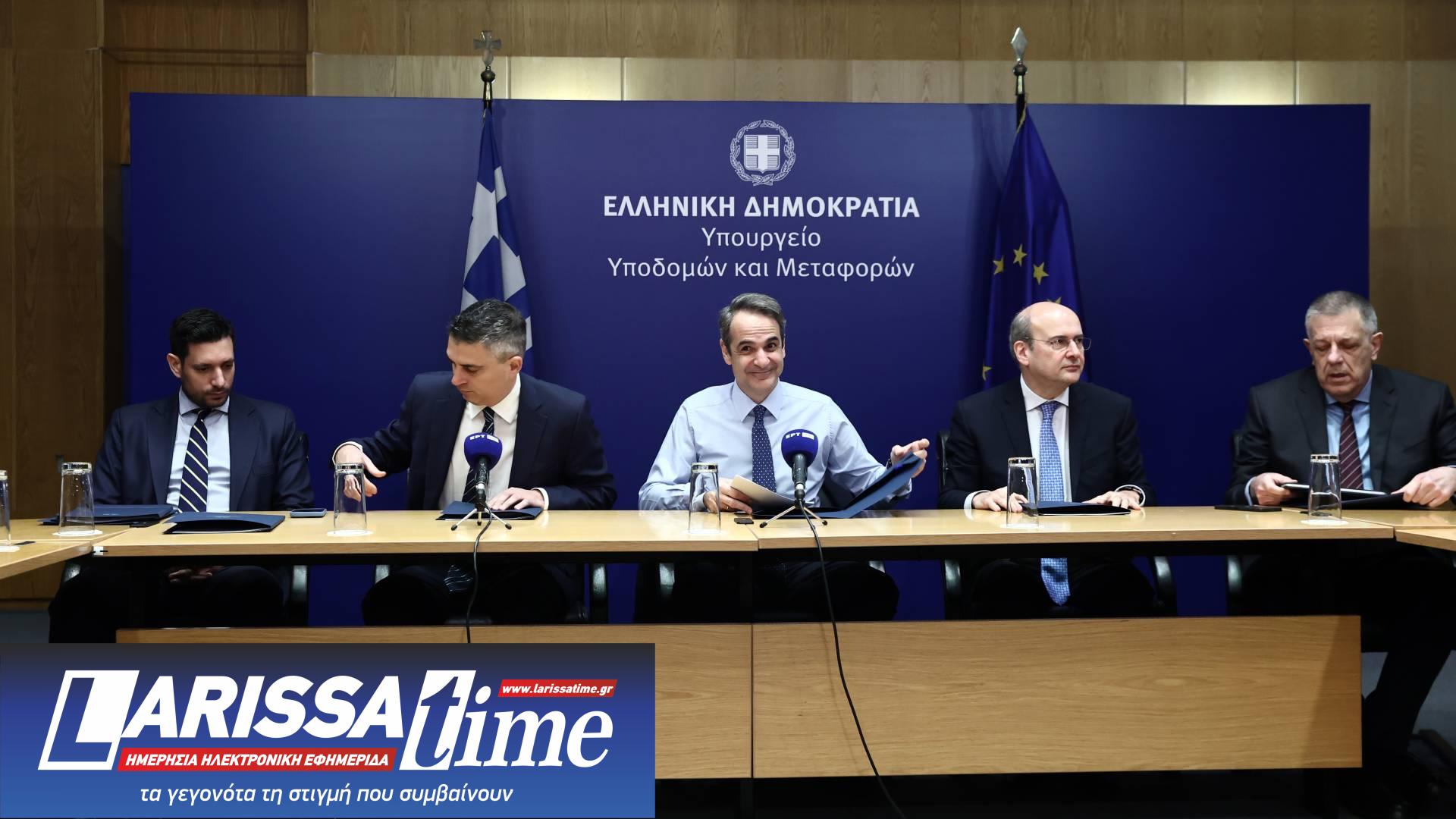 Μητσοτάκης στο υπουργείο Μεταφορών: «Πρέπει να κινηθούμε πιο γρήγορα»-4