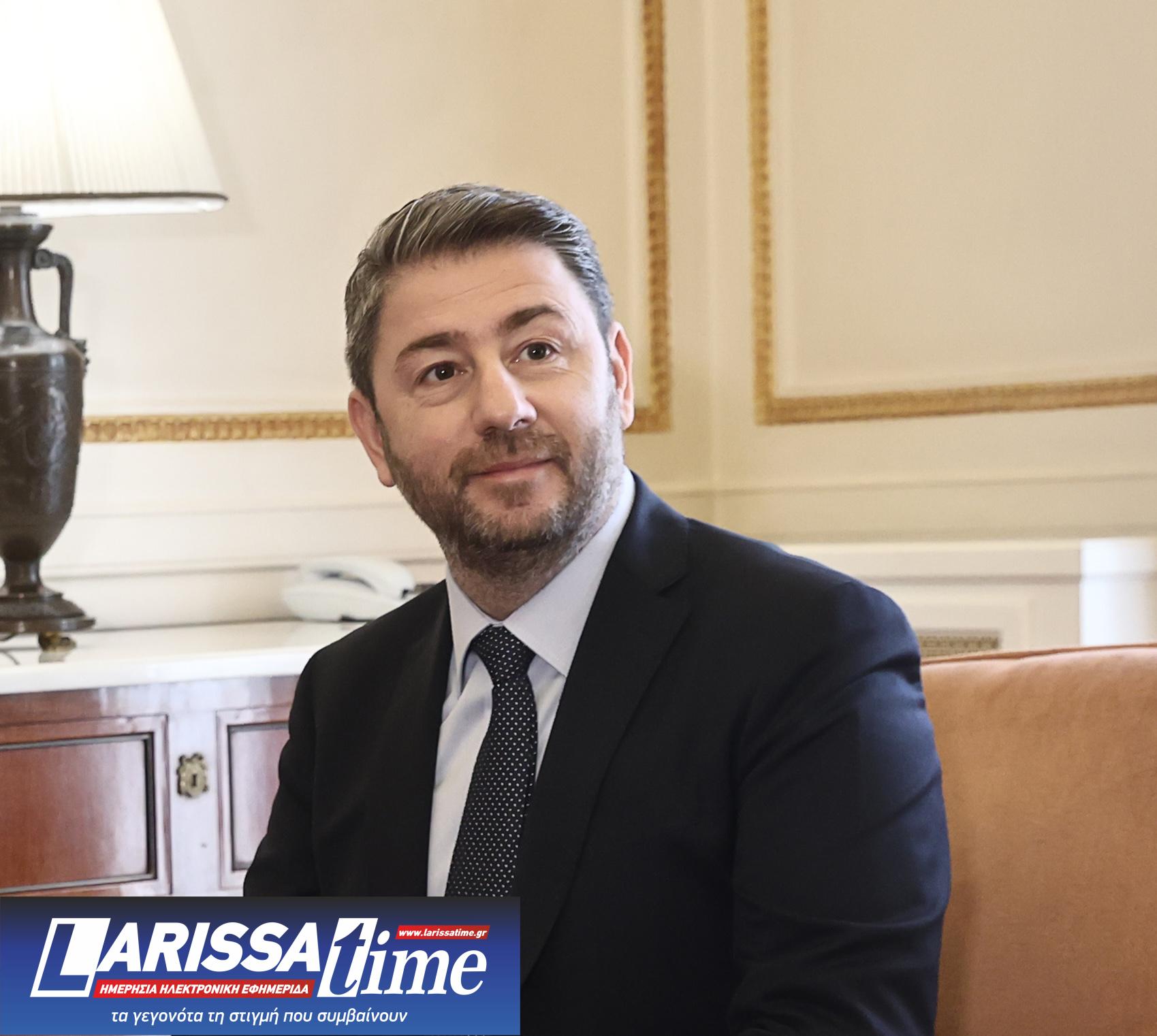 Εντός και Εκτός: Καταλογισμός ευθυνών για τα συνθήματα στην παρέλαση-1