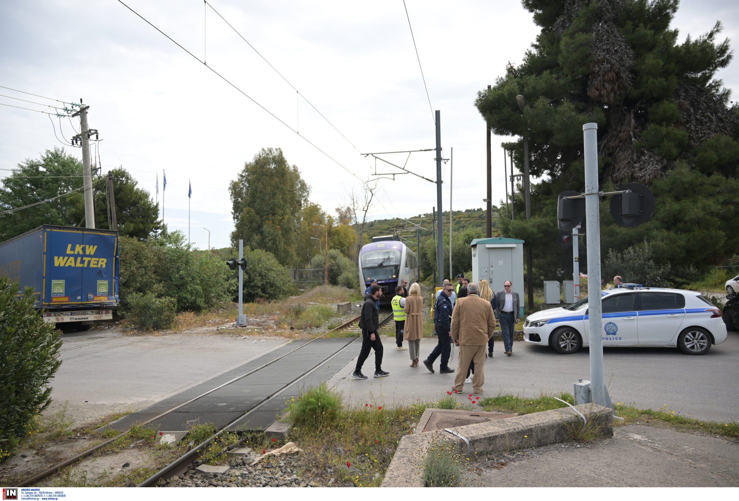 Εύβοια: Οι πρώτες εικόνες από τη σύγκρουση τρένου με φορτηγό στο Βαθύ Αυλίδας