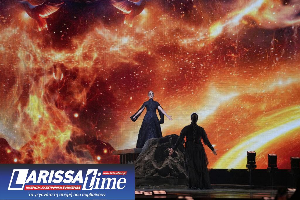 Eurovision: Τα highlights του 69ου διαγωνισμού μέσα από φωτογραφίες – Η «Καρυάτιδα» από φως της Klavdia που έκλεψε τις εντυπώσεις