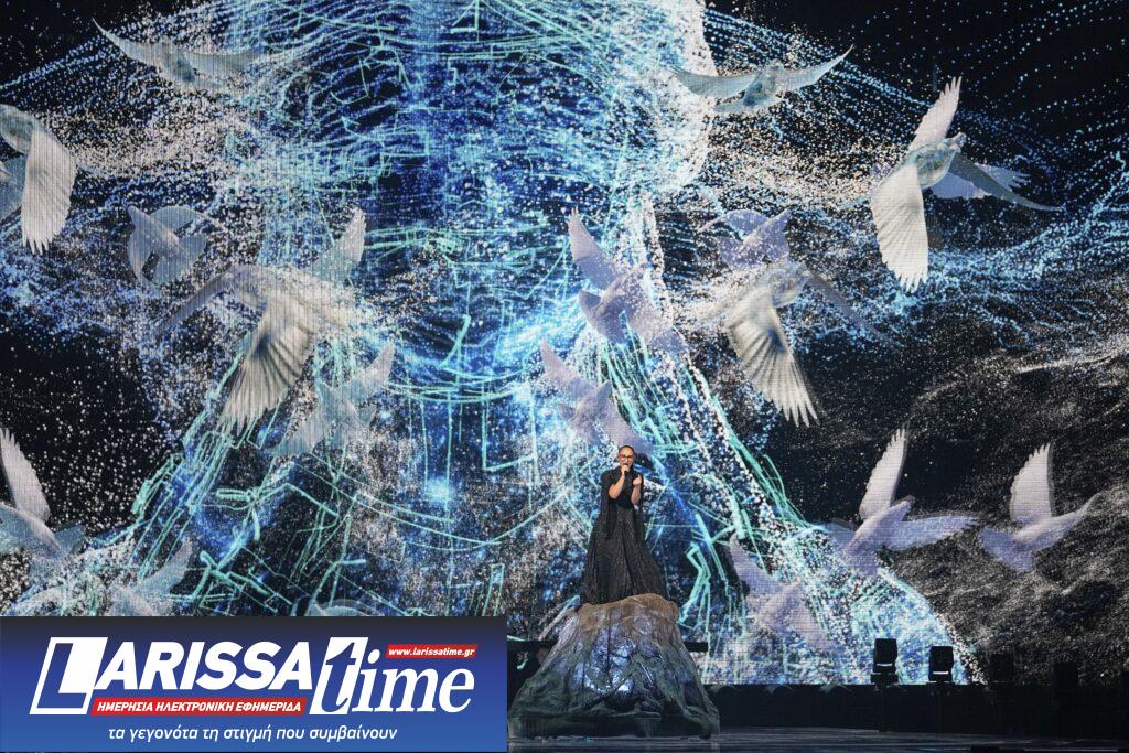 Eurovision: Τα highlights του 69ου διαγωνισμού μέσα από φωτογραφίες – Η «Καρυάτιδα» από φως της Klavdia που έκλεψε τις εντυπώσεις
