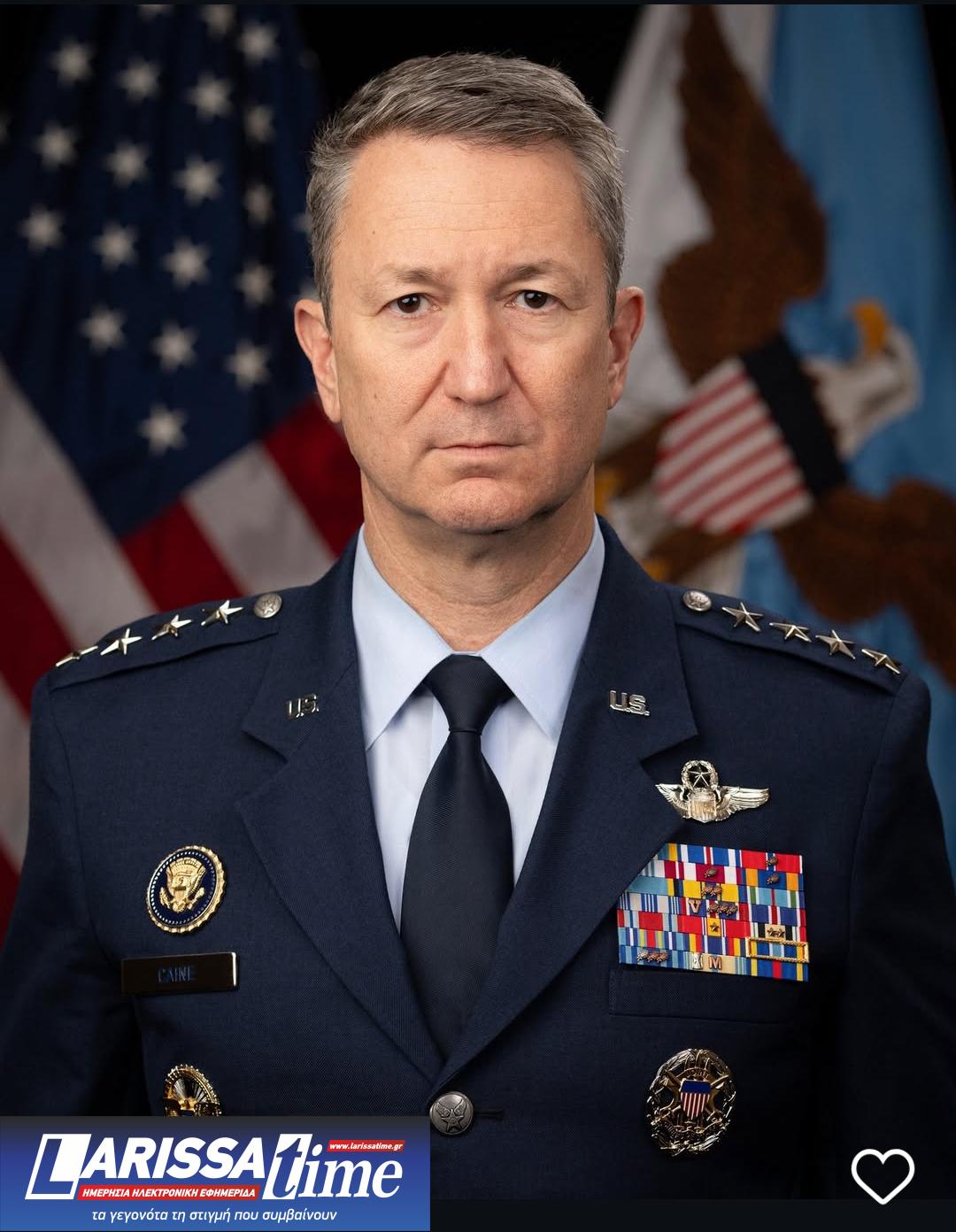 Εντός και Εκτός: Ο αρχηγός των αμερικανικών ενόπλων δυνάμεων στη Σούδα-1