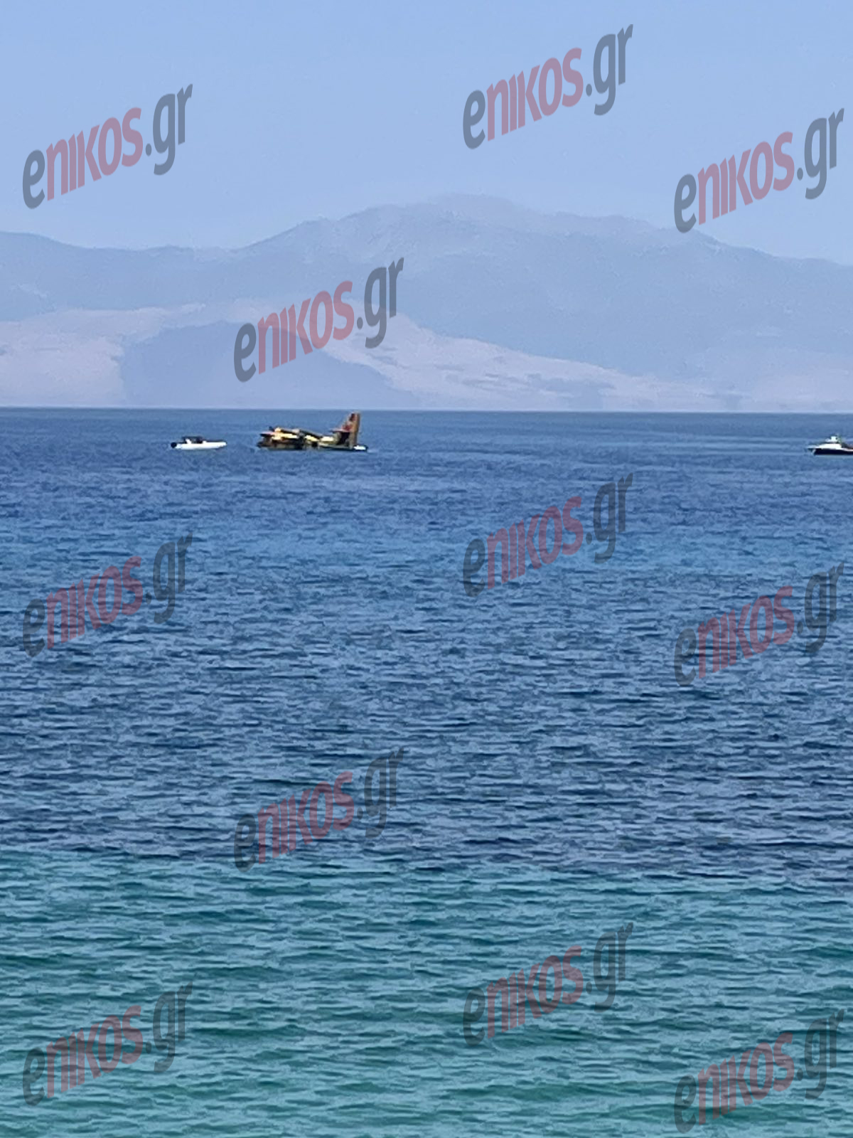 Προσθαλάσσωση πυροσβεστικού αεροσκάφους στον Κορινθιακό