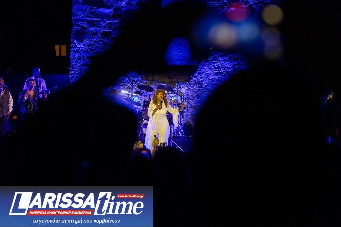 Sani Festival 2025: Η Γκλόρια Γκέινορ κατέκτησε τη σκηνή σε μια βραδιά γεμάτη συγκίνηση