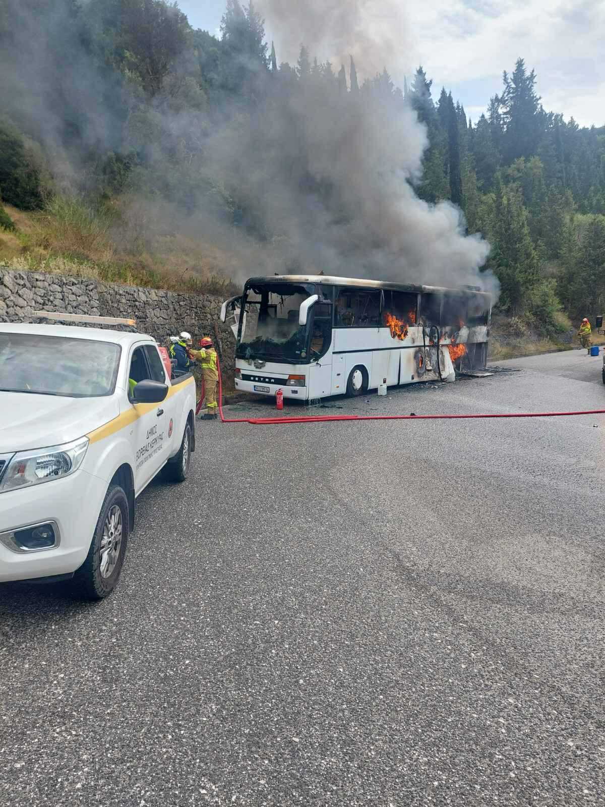 Κέρκυρα, φωτιά, λεωφορείο