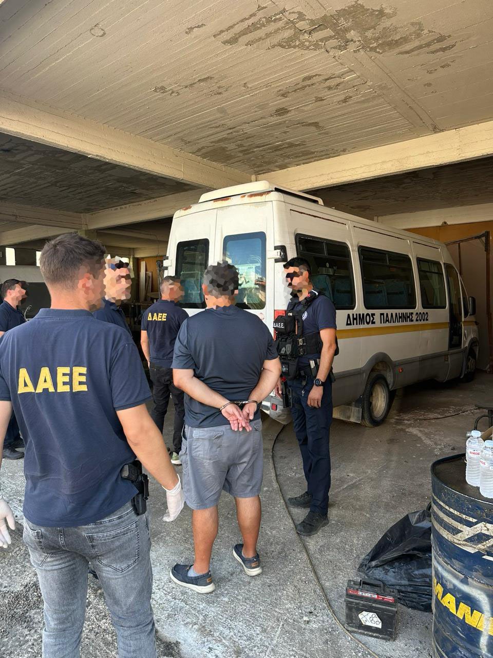 Παλλήνη, εμπρησμοί, Δημοτικός υπάλληλος, σύλληψη